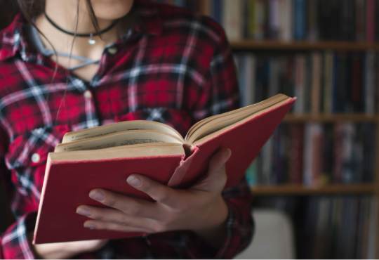 Find Comfort: 11 Best Anxiety Books for 2025